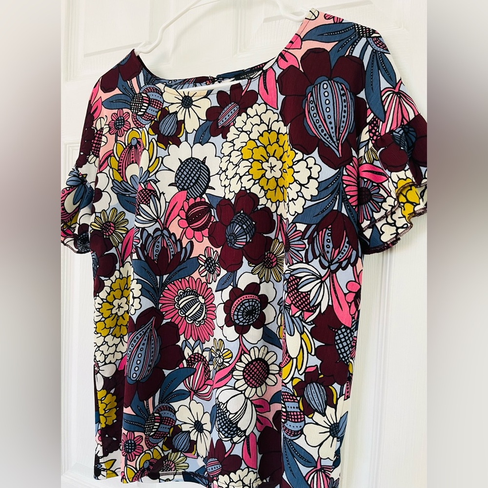 Ann Taylor Factory Floral Blouse Size Small Short Bell Sleeve Ruffle Boat Neck